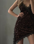 Vestido asimétrico de encaje con lentejuelas