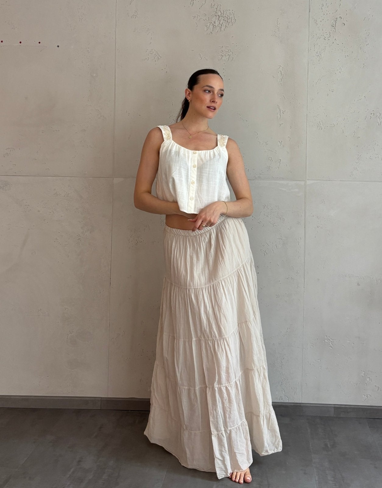 Falda maxi de algodón: mi prenda favorita para el verano con diseño escalonado