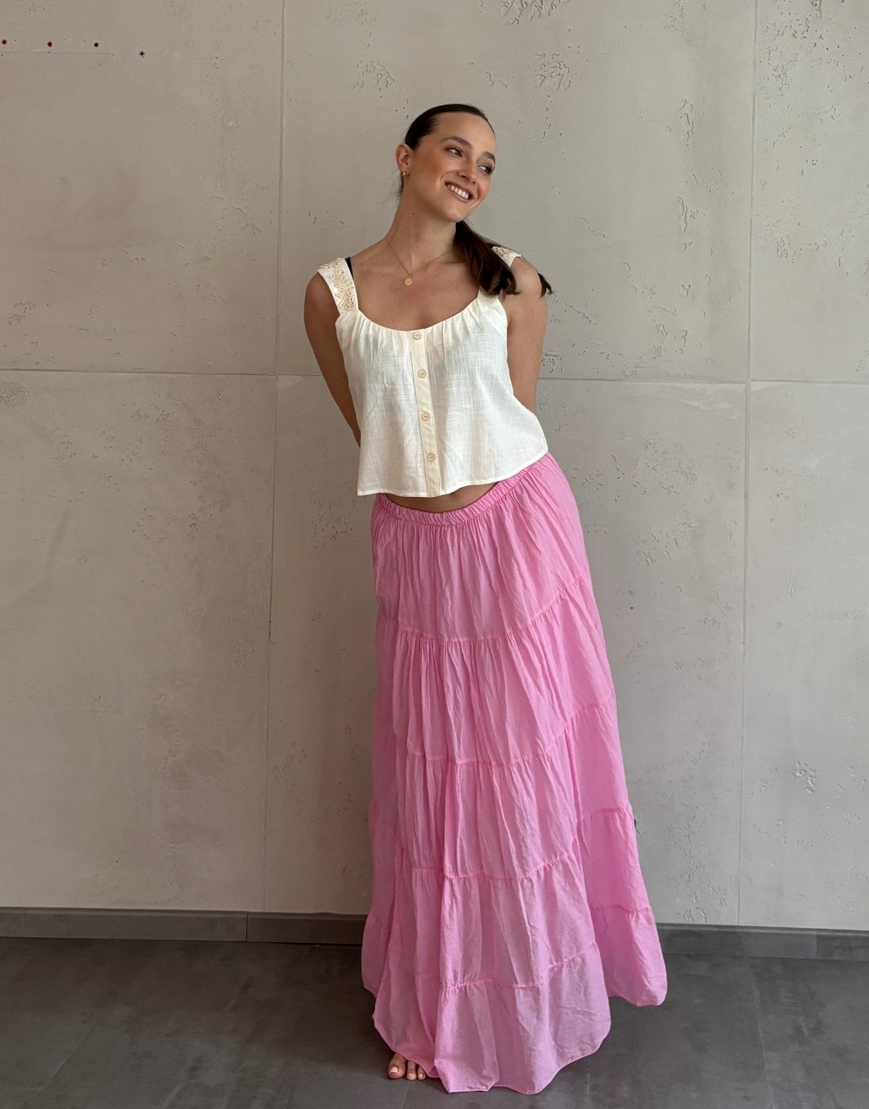 Falda maxi de algodón: mi prenda favorita para el verano con diseño escalonado