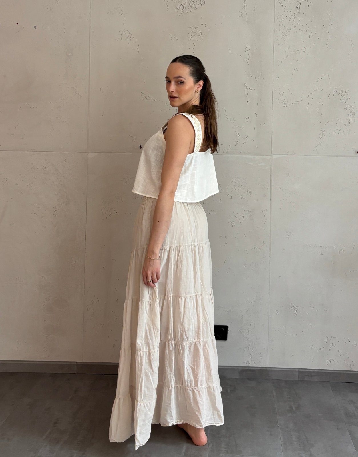 Falda maxi de algodón: mi prenda favorita para el verano con diseño escalonado