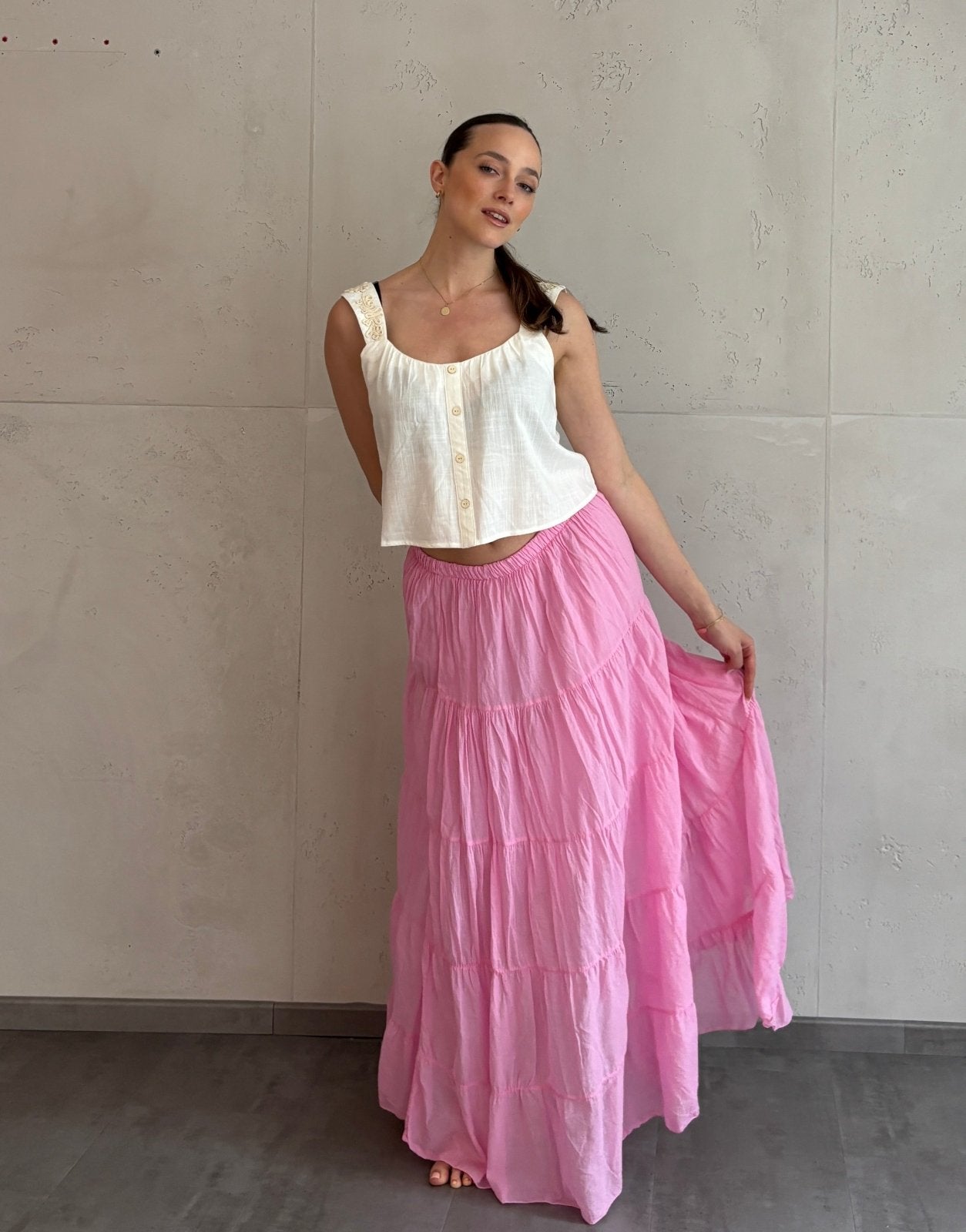 Falda maxi de algodón: mi prenda favorita para el verano con diseño escalonado